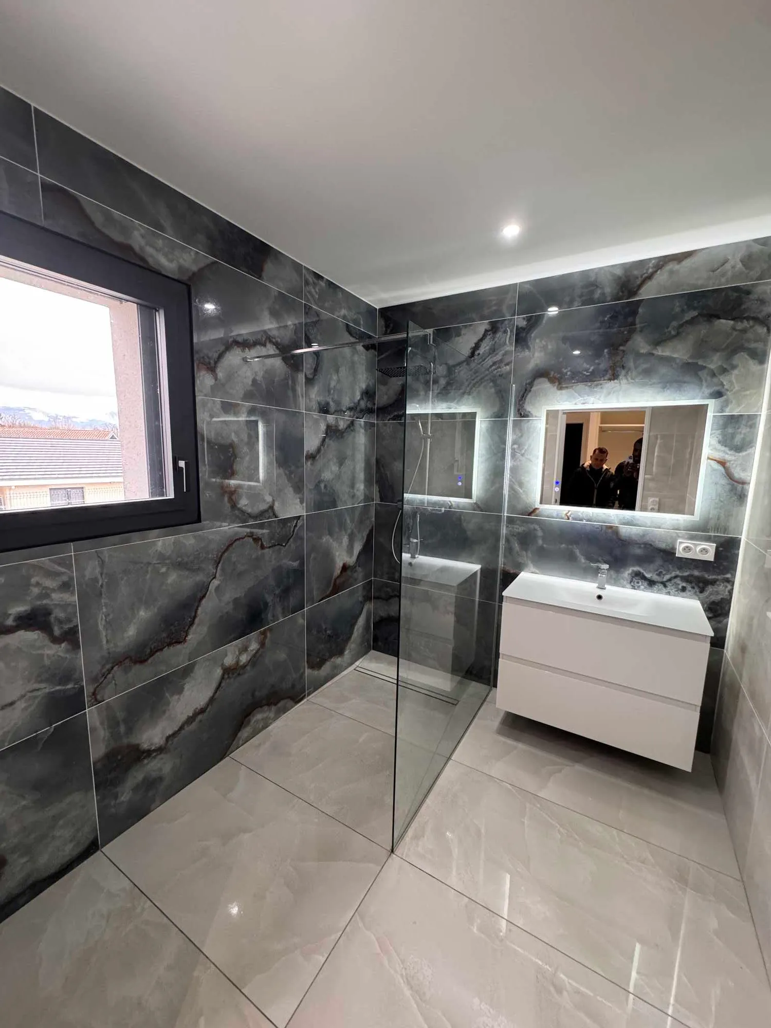 Carrelage marbre salle de bain — réalisation #TODO